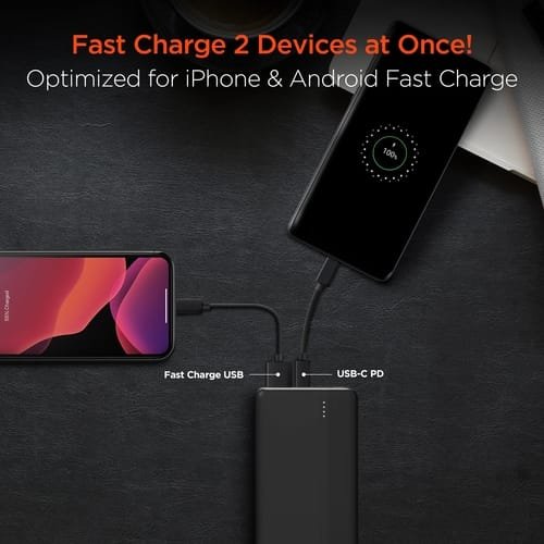 HyperGear power bank charging two devices simultaneously